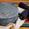 Tortillas de maíz azul